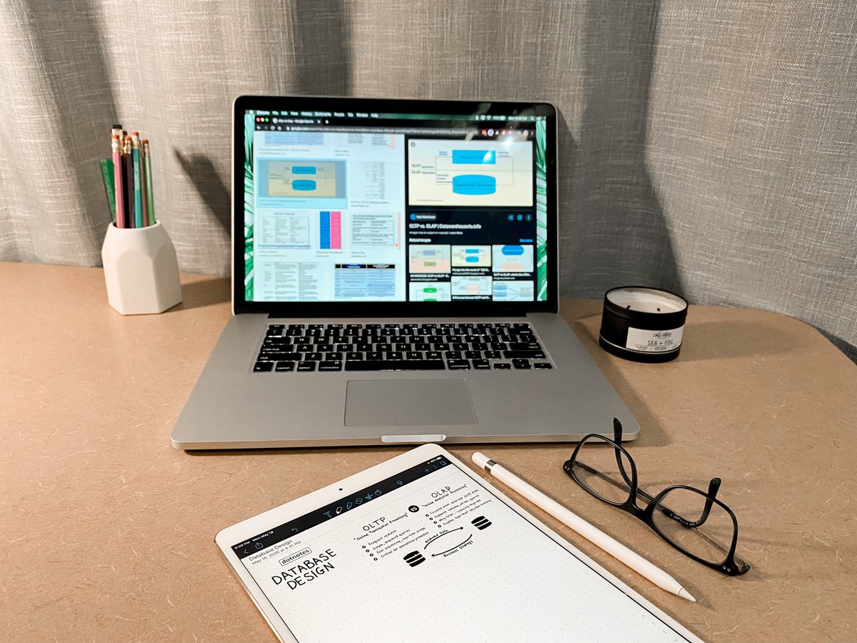 amypeniston's tweet image. Day 93 of #100DaysOfCode 
Website #progress. Avert your eyes if you aren't a fan of gradients lol. Is it funky? Yes. Dare to be different.
Also, reviewed OLAP vs OLTP and started some database design #dotnotes. 🙂
#WomenWhoCode #WebDev