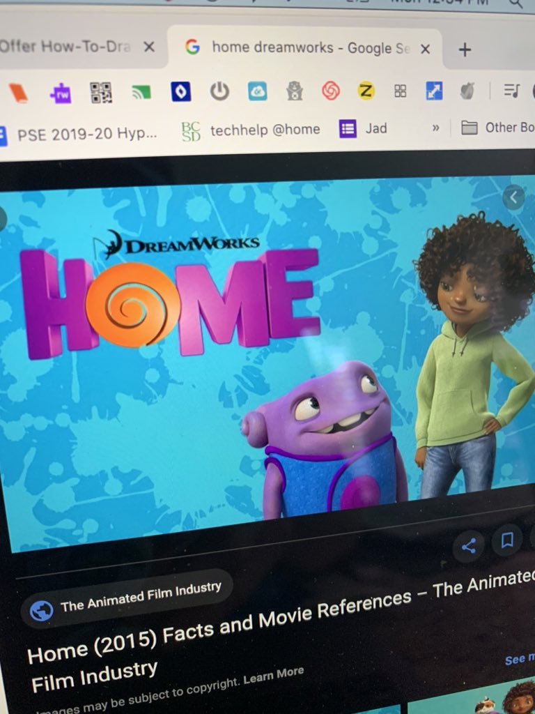 MsRosie_library's tweet photo. Lunch bunch kids learned about the amazing talents of artists/illustrator like @MrAdamRex  We looked at #animation and #zoetropes with @dreamworksofficial and @pixar and practice our drawing with guidance from @kelseymann98
#library 
@BCSDTeachForum #bcsdelearning #makerspace https://t.co/dogVBoq1VP