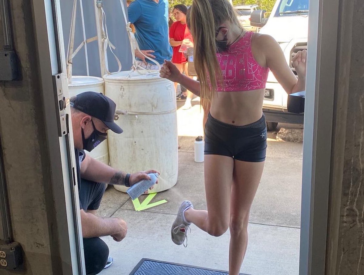 It feels SO good to be back! 💪🏼😻💙 We have been missing our CA Family like crazy. It’s not too late to sign up for a drop in class or tryouts! Go to caenrollment.com to register today! #clawstin #safecheerleading #g3fca2a