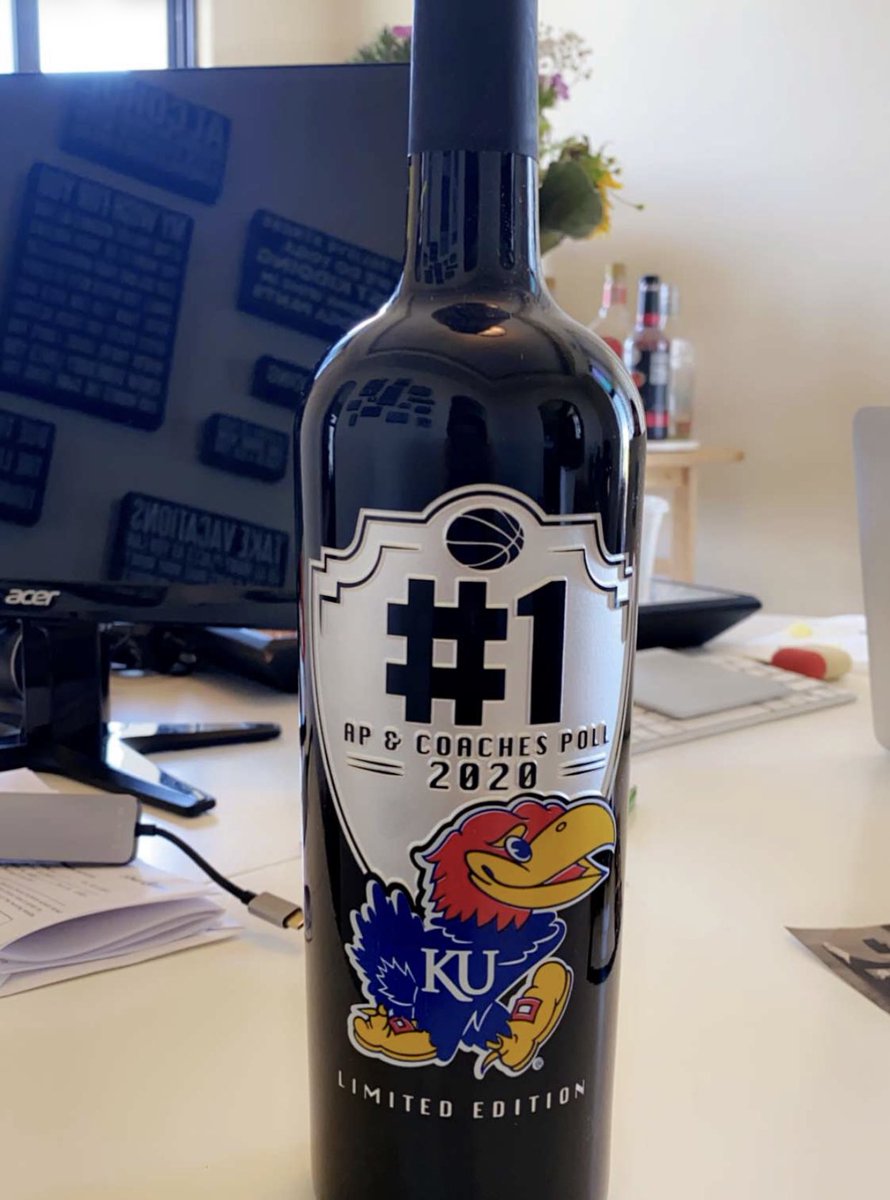 nstein14's tweet image. No trophies this year for college hoops. KU got a wine though... that count? ⁦@clubtrillion⁩ ⁦@tatefrazier⁩ ⁦@titusandtate⁩ #FriendOfTheProgram