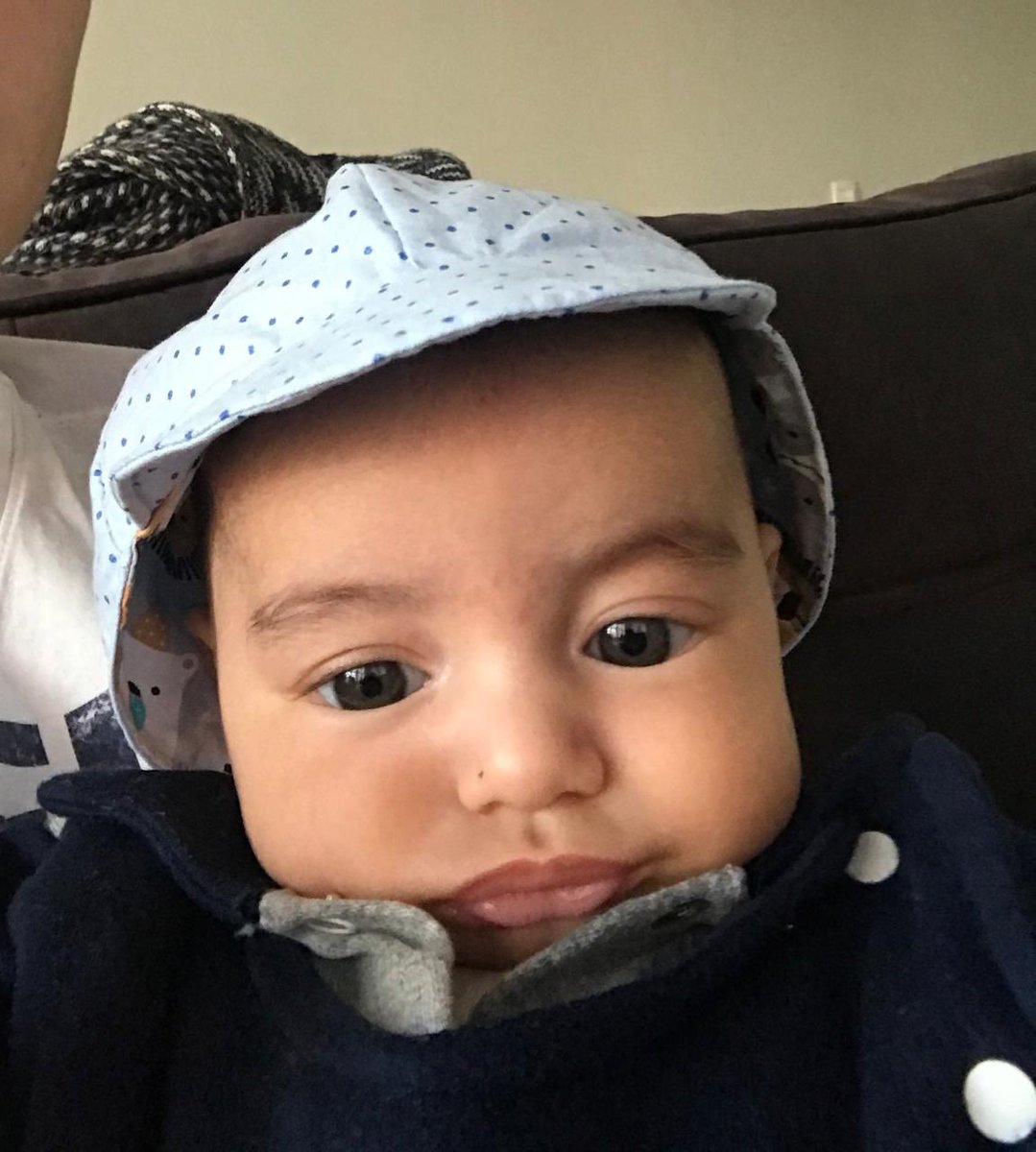 deleogt's tweet photo. meu pai deixou o celular moskando na mesa https://t.co/yKqCTcOQ3p