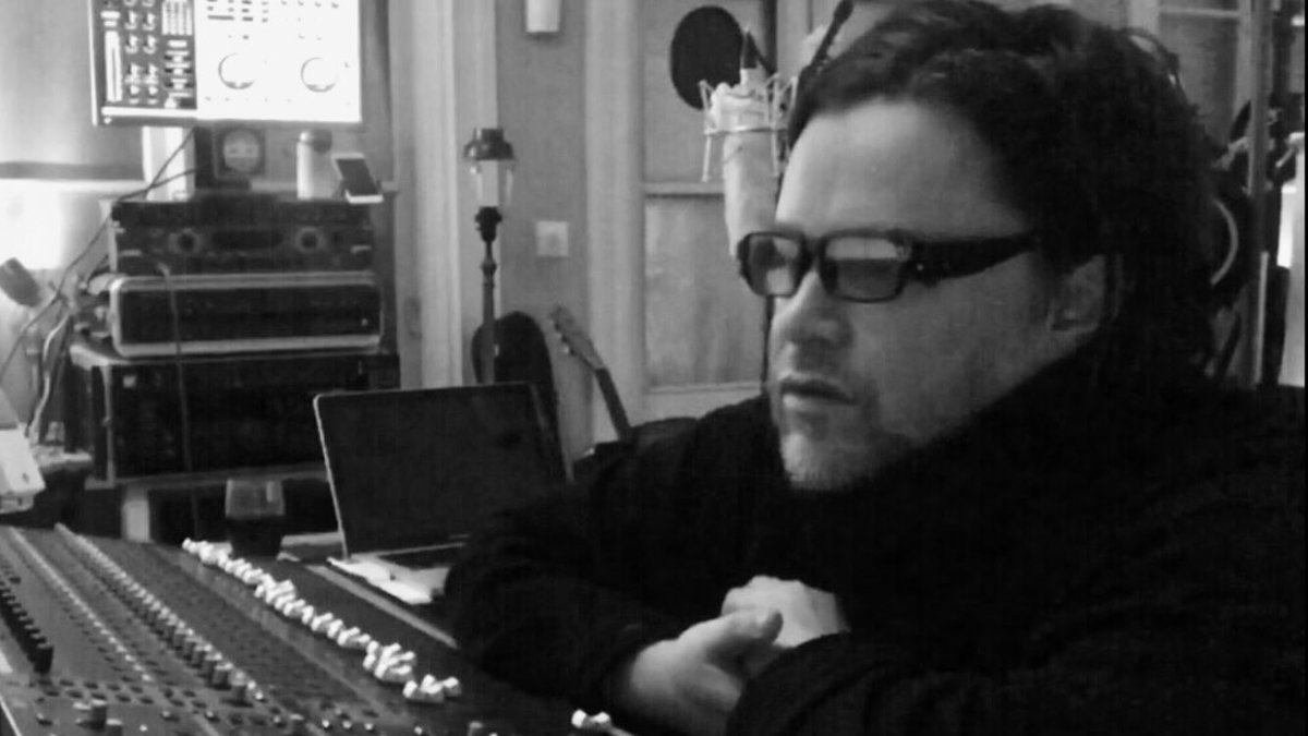 dbMusicEnt's tweet image. First single touch up ✅