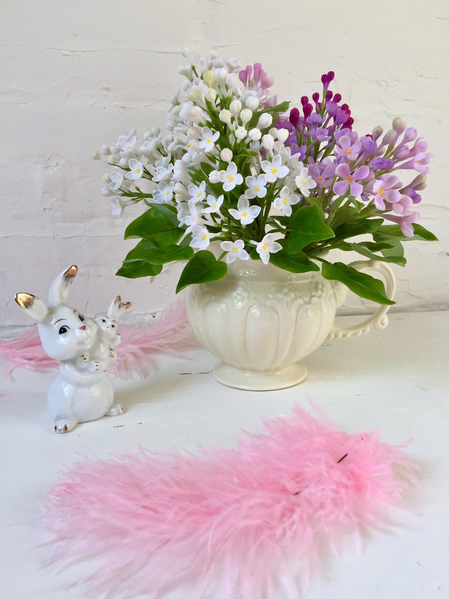 victoriyasr's tweet image. #handmade #interiorcomposition #handmadeflowerspolymerclay #clayflowers #oilpaints #lilac #spring #lilacporcelain #giftwithlove #gift #madewithlove #interior #bouquet #dreamhouse
