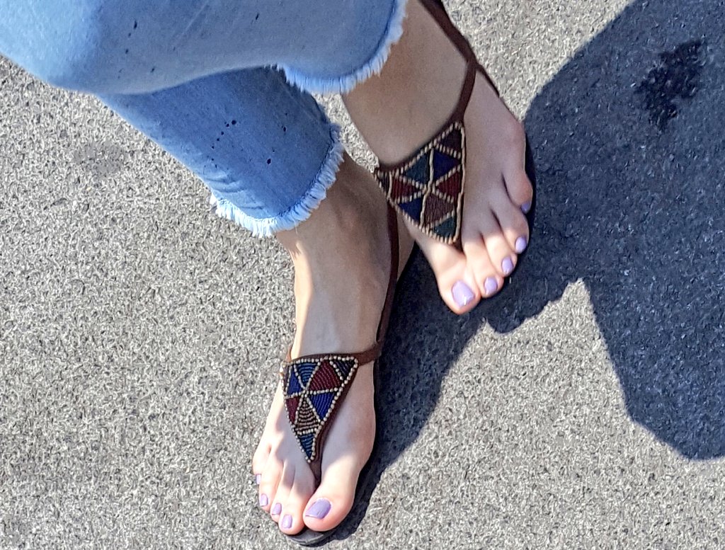 PiesitosL's tweet photo. Las mujeres andan con todo 🥵🥵😍😍🔥🔥.#feet #feetlovers #feetadict #fetishfashion #feetlovers #feetpics #sandals #barefoot #teenfeet #girlsfeet #pies #voyeur #milf #toes #sandals #milffeet #teen #fetiche #feetfetish https://t.co/cMWLMJSkES