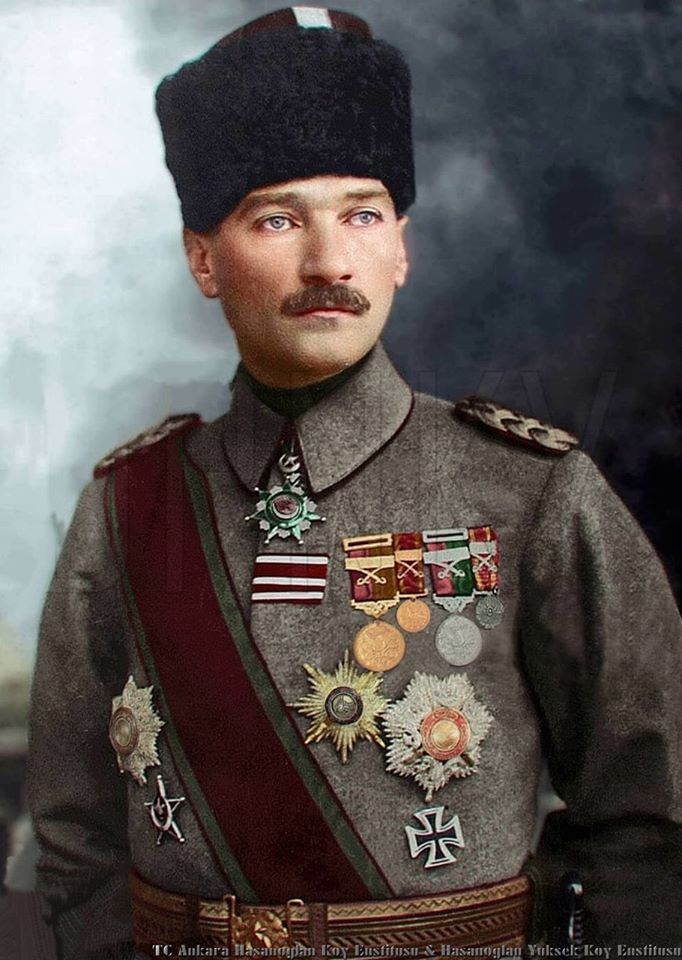 Gazi Mustafa Kemal Atatürk'ü sevgi, saygı, minnet ve özlemle anıyoruz.
19 Mayıs Atatürk'ü Anma, Gençlik ve Spor Bayramımız Kutlu Olsun.