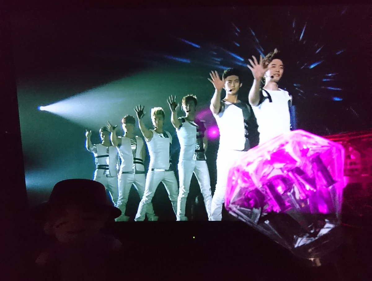 ksQueen92's tweet photo. 今日明日連休だから
"Take off" in MAKUHARI MESSEと "Six HIGHER Days"
リピ中💗❤️💚💙💛💜
#Take_off
#SixHIGHERDays
#2PM
#STAYHOME https://t.co/HGUecNTeog