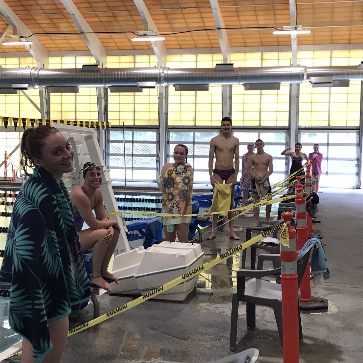 SSASwim's tweet photo. SSA is back in our home pool and we couldn’t be more excited!!🖤💛🖤 #SSAFamily #ScottsboroSwimming #BeAnEagleNotAChicken https://t.co/iWbTNu1zBx