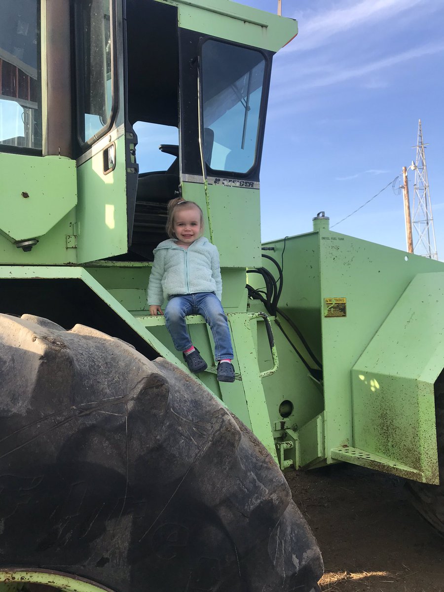 silagechopper's tweet photo. Just helping dad...#KooperSkip https://t.co/xQ8YszokX1