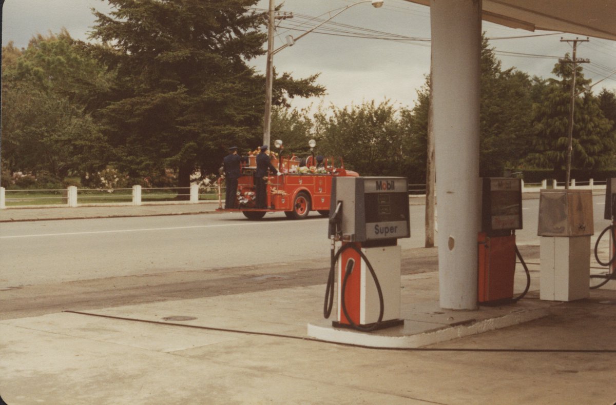 More from the Main St. business photodocumentary series, pre & post-covid: Originally Juliana Price's Crown Hotel, owned by others before it burned down in 1919; then a number of successive motor agents, more recently Wrightsons Garage; now PGG Wrightson store... All photos CC BY