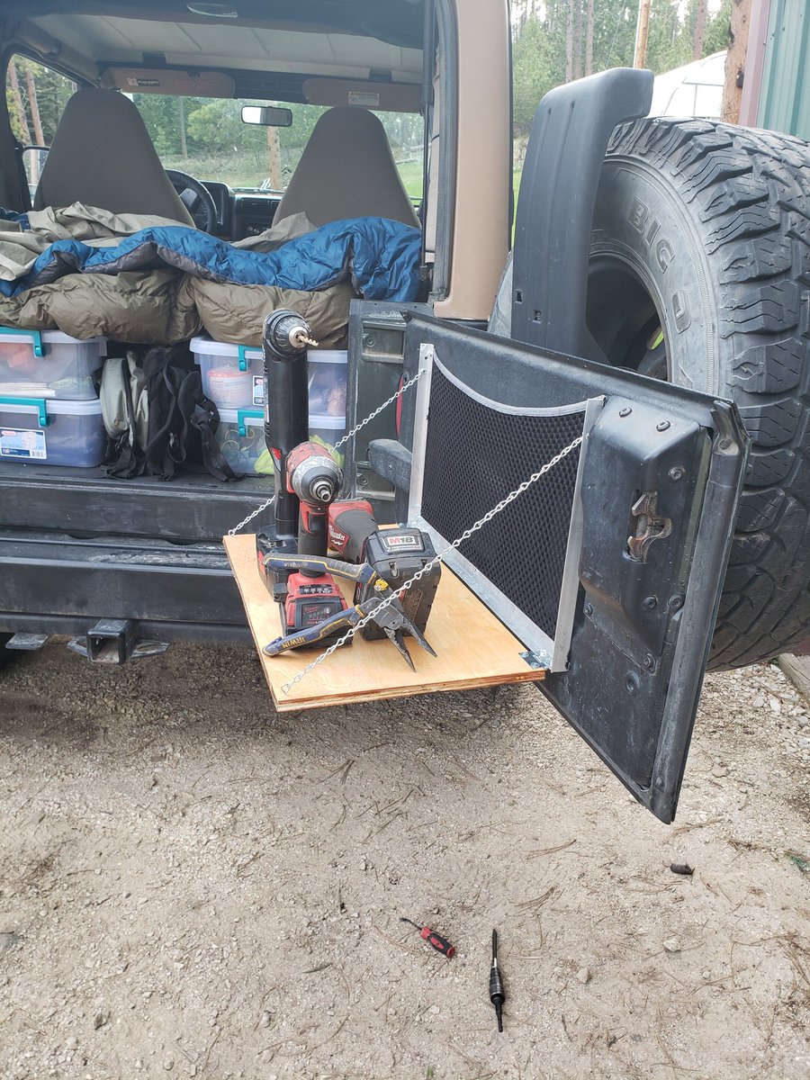 BrokeRoaming's tweet photo. #Jeep camper reno is coming along nicely. Table is built and ready to go! https://t.co/6VvglLXLeJ