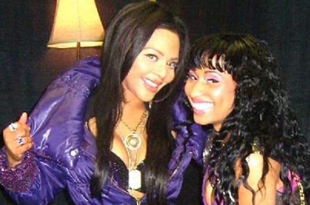 2009: 01/16/2009 Lil’ Kim and Nicki Minaj finally meet for the first time face to face...