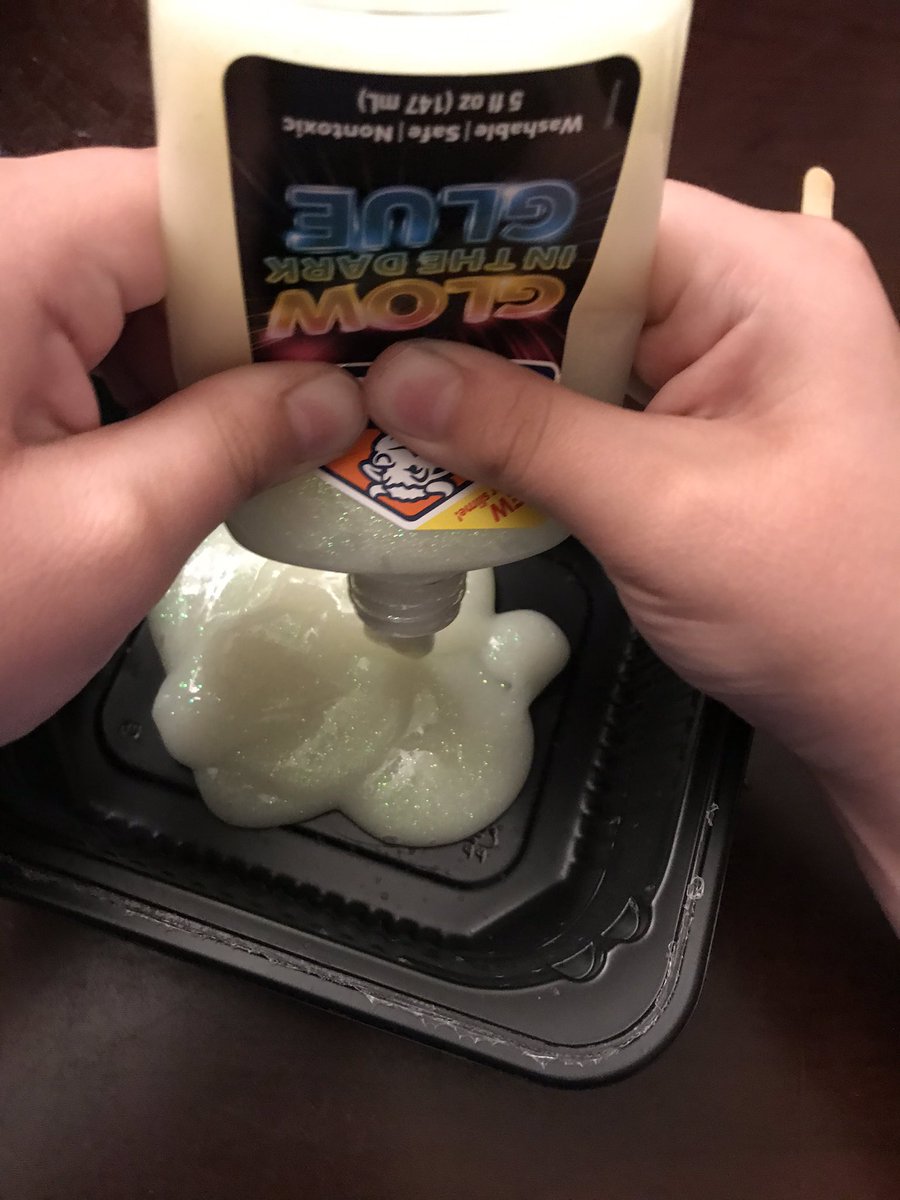 FishBowlFamily's tweet photo. #StayInToSlowTheSpread π¦ π·β€οΈπ
Keeping busy π‘π¬ @elmersproducts #slime
#FishBowlFamily π Approved βοΈ https://t.co/Ykobux22sZ