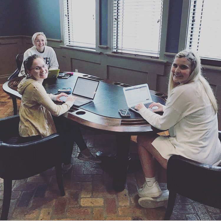 Grab your roommates, get your laptops, and secure your Fall 2020 housing!! 🤪 There might be a surprise if you do it tonight online. 🥳 NO ROOMMATES - NO PROBLEM! #CampusQuarters 70+ students that need roommates - let us introduce you. 💯 #CQPerks #Luxury #wearesouth