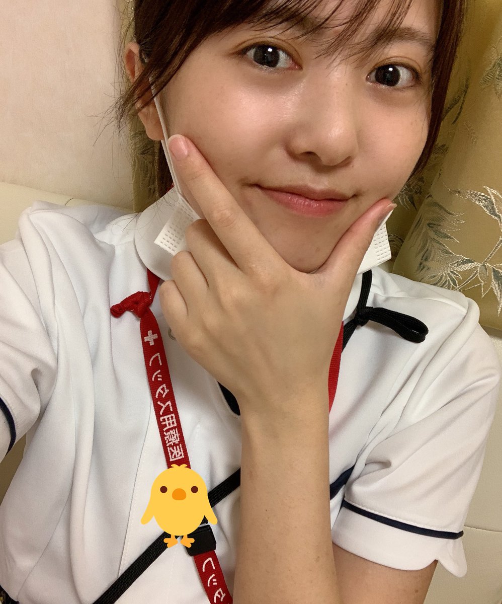 安里奈 本当に看護師なんですか と たまに聞かれるので 仕事中 休憩中 につき 髪の毛ボサボサ すっぴんで失礼します