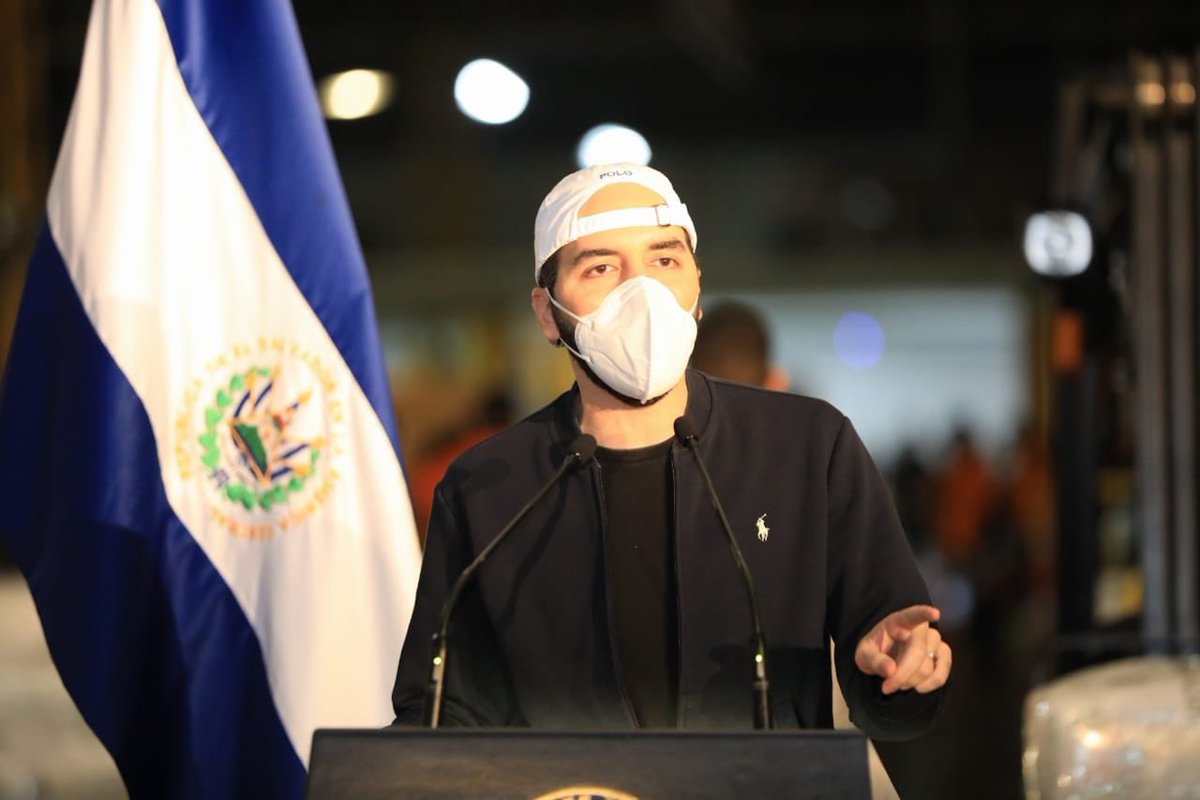 PresidenciaSV's tweet photo. "No nos han dado ni un centavo de los $3 mil millones para combatir la pandemia, ni un solo centavo partido por la mitad", Presidente @nayibbukele. https://t.co/ehjk53vSbb