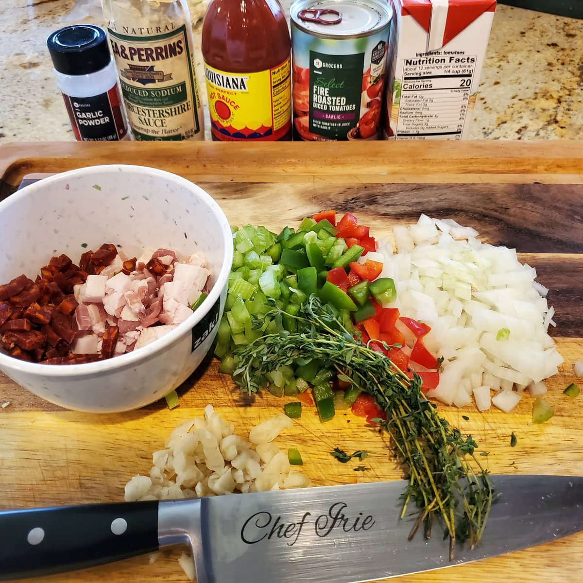 ChefIrie's tweet photo. Oh yes. Let's make the #jambalaya. Client chronicles.
#TasteTheIsland #LetMeCaterYourEvent #ChefIrie #ChefIrieSpice #CookingWithChefIrie #FoodOnFiyah #JamaicanChef #CookingWithLove #HealthyMeal #BookChefIrie #PrivateChef #CookbookAuthor #CreateTVChannel #TasteTheIslandCookbook https://t.co/IHp0yFwKuQ