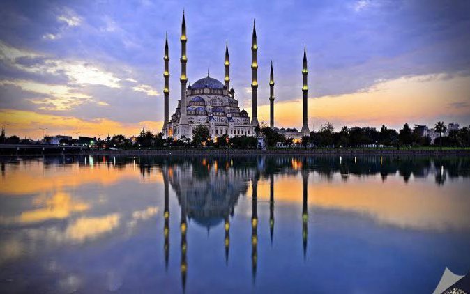 "Şüphesiz biz o Kur'an'ı Kadir gecesinde indirdik. Kadir gecesi nedir bilir misin? Kadir gecesi bin aydan daha hayırlıdır.(Kadir 1-3)
#Kadirgecesi #kadirgecemizmubarekolsun