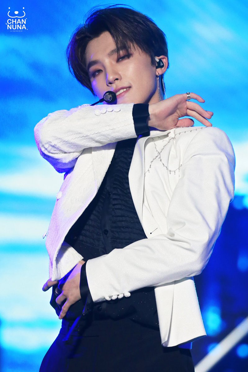 ChanNuna211's tweet photo. 191126 AAA in Vietnam #디노

#세븐틴 #SEVENTEEN #이찬 #Dino #ディノ #李燦
@pledis_17 https://t.co/lWO4o5csOj