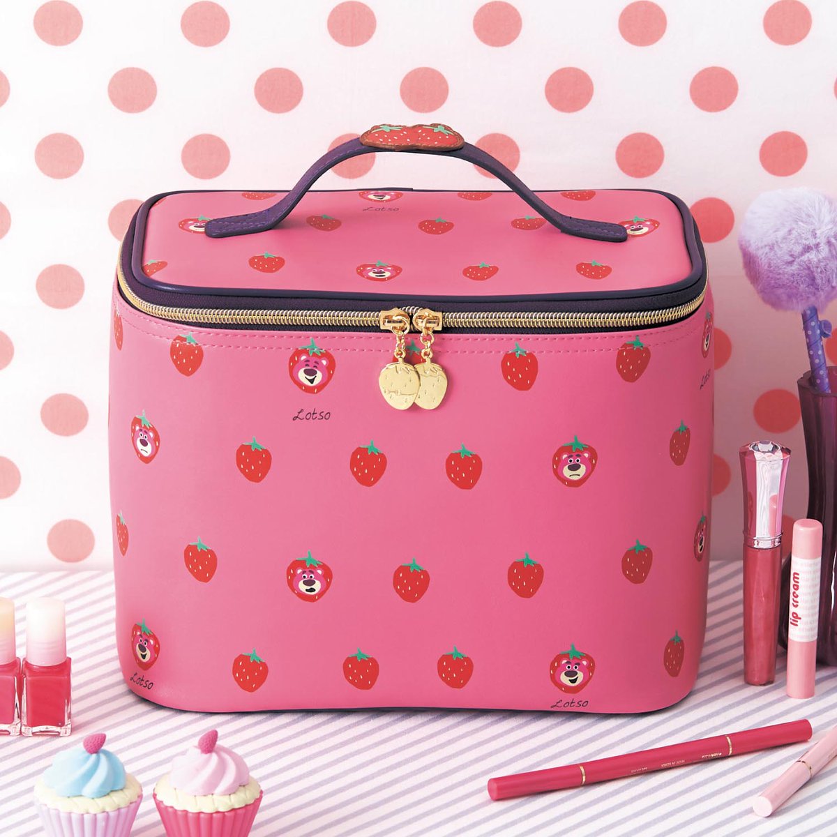 ディズニー公式 がま口ポーチやバニティボックス ティッシュケースカバーなど キュートさも使い勝手も ベルメゾンから ロッツォとイチゴモチーフのアイテムが登場 イチゴのふりをした色んな表情の ロッツォ を楽しもう T Co Vius4sxvvi