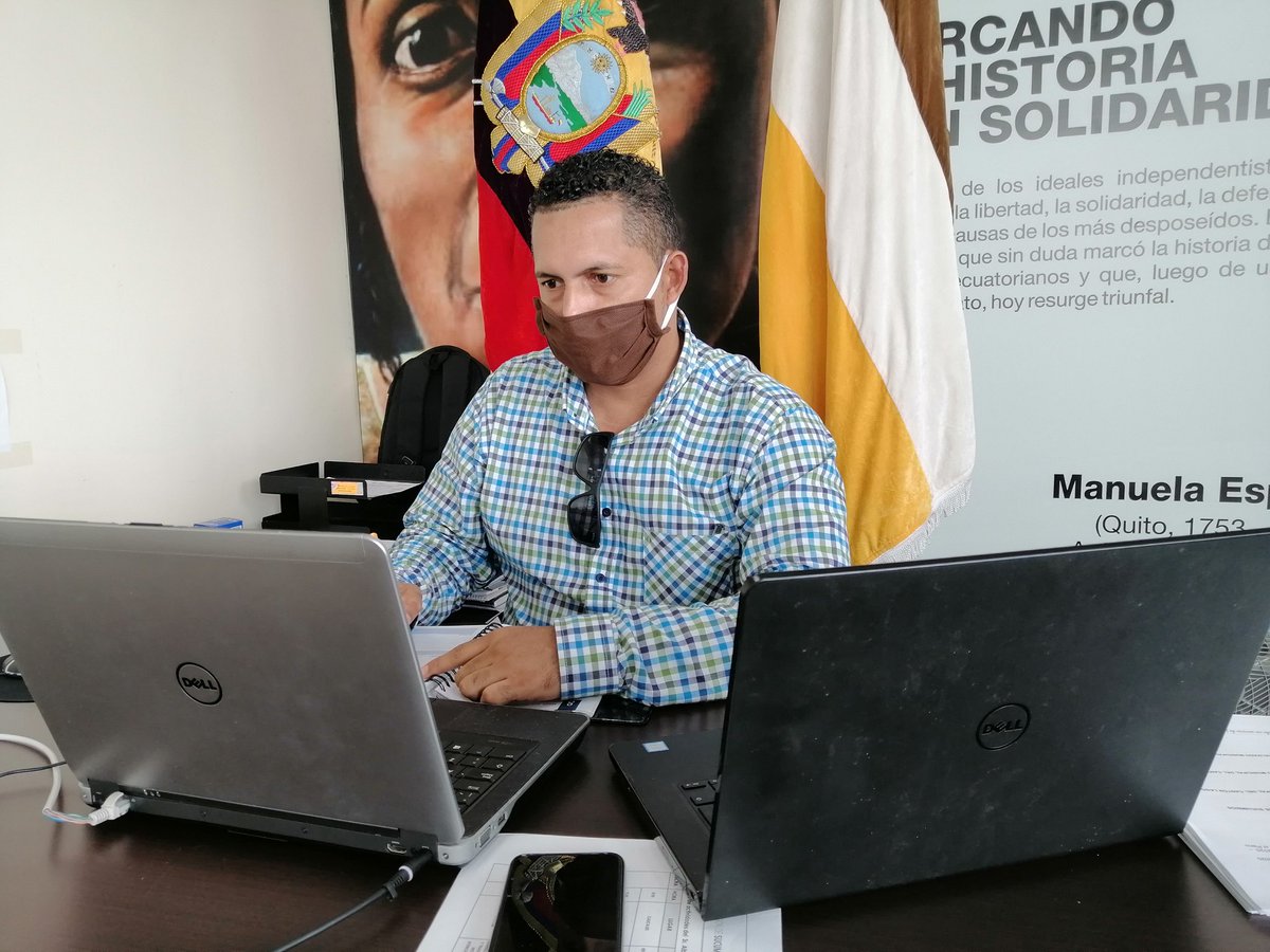 Gobersucumbios's tweet photo. @Gobersucumbios @albaro_beltran se reunió con Directores Distritales de @Salud_Ec, #HMVI y Centro Forense de #Sucumbíos con quienes discutió el manual de manejo de cadáveres por #Covid19. @Lenin @mariapaularomo https://t.co/nHdHSvXbTc