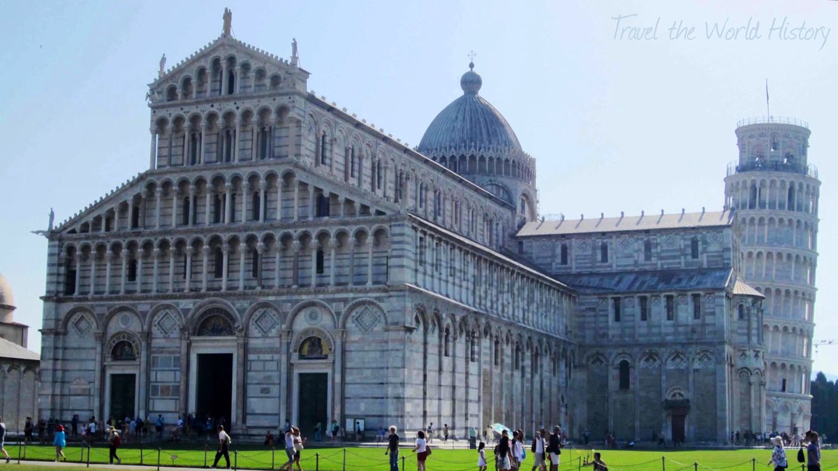 Daily #whenwetravelagain  #PiazzadeiMiracoli #Pisa Cathedral & Leaning Tower. Construction began in 1173, & took 200 years. Currently leans at 4° angle - doesn't sound like much but looks crazy in person! 
#traveltheworldhistory #travelblog #travelitaly  #leaningtowerofpisa