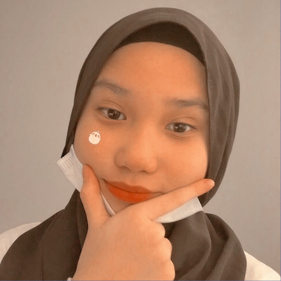 gottamoveee's tweet photo. we both got the same cheeks aren’t we? hehe ^ ^

#OneItSelcaDay 
#OISD
#OneItStreamingDay https://t.co/HJQxe1fIdH