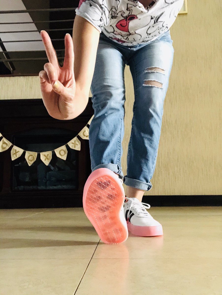 paezaraujo's tweet photo. 💗🖤💗🖤💗🖤💗🖤💗 #sambarose #adidas #corazón #micorazón https://t.co/YJxfmlnBdV