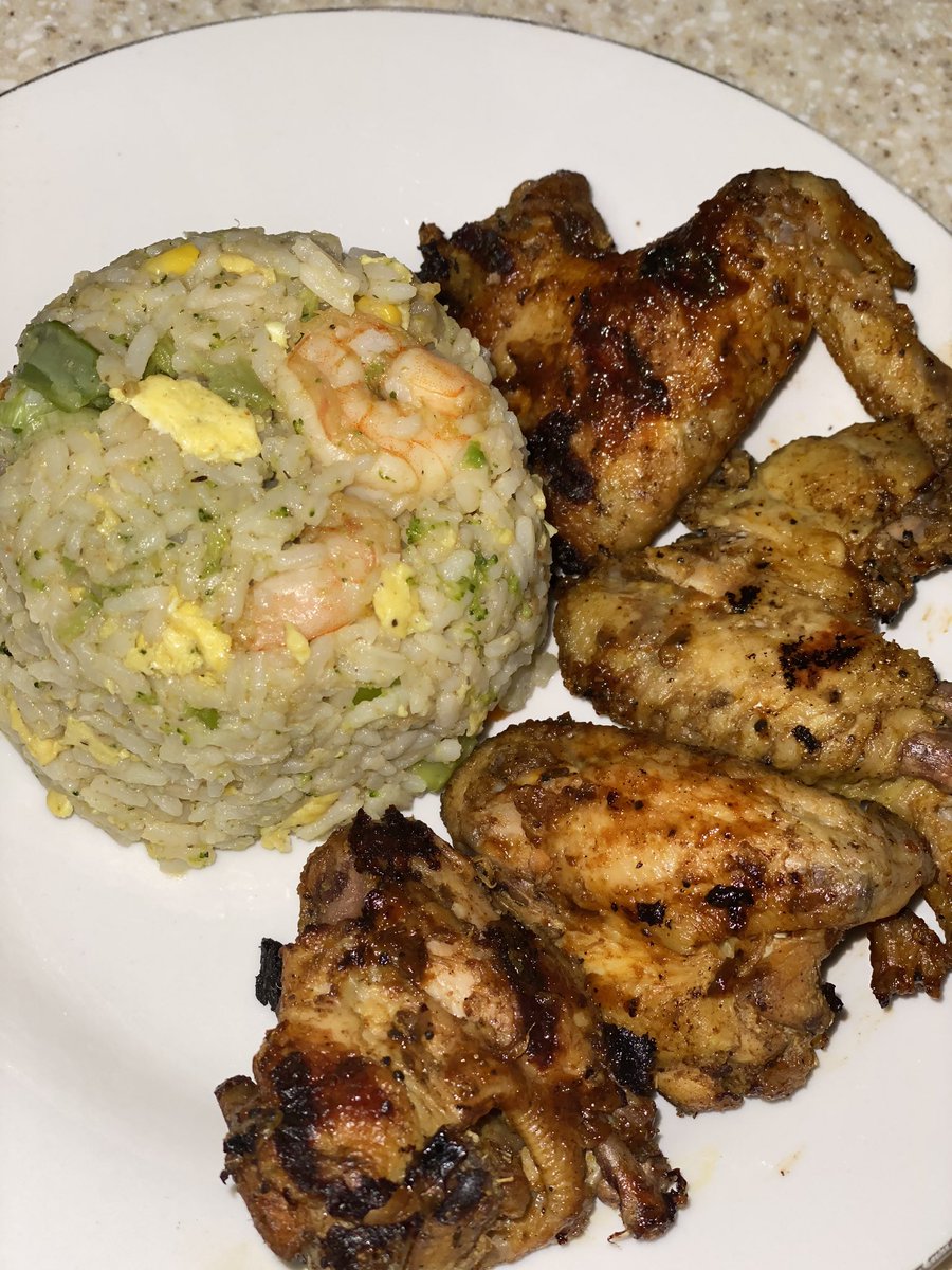 Kayode17's tweet photo. I started a cooking page on IG last week...with step by step video tutorials. Below are a few of my dishes so far. Tell a friend to tell a friend. 
IG: KyTheChef https://t.co/Y0dB6d4sPL
