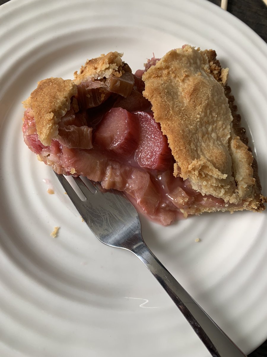 christinegill's tweet image. Rhubarb pie is the new sourdough. #QuaratineLife #pieforbreako #eatyourveggies