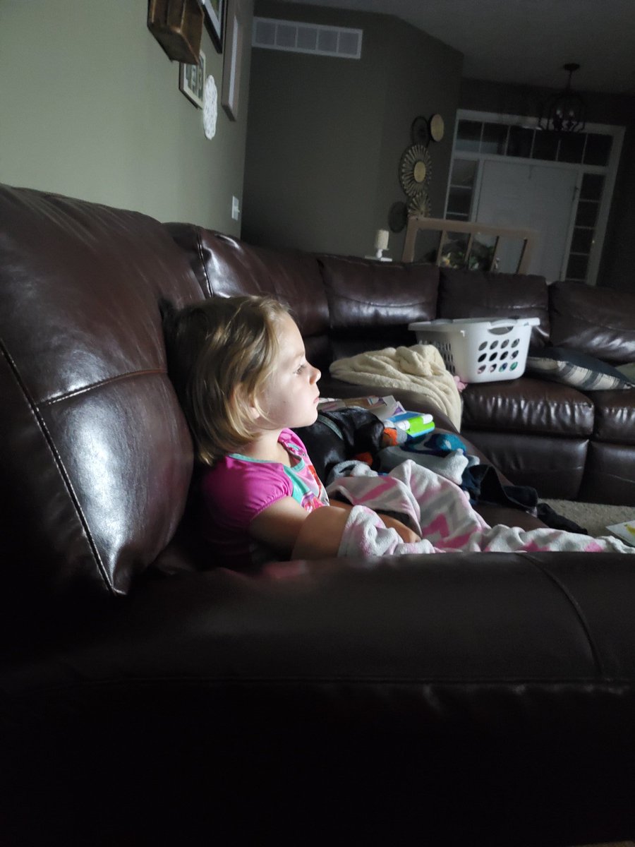 justinrlillie13's tweet image. Blakely is still up watching @notthefakeSVP with me because she wants to watch more sports. I'll allow it cutie, trophies are in our future!! Love my future center!! #HookShot #Sports #GirlsBasketballCoach