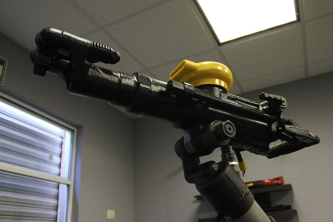 GrunsaG's tweet image. Perforadora YT27, la más eficiente para minería subterránea

Solicita tu cotización