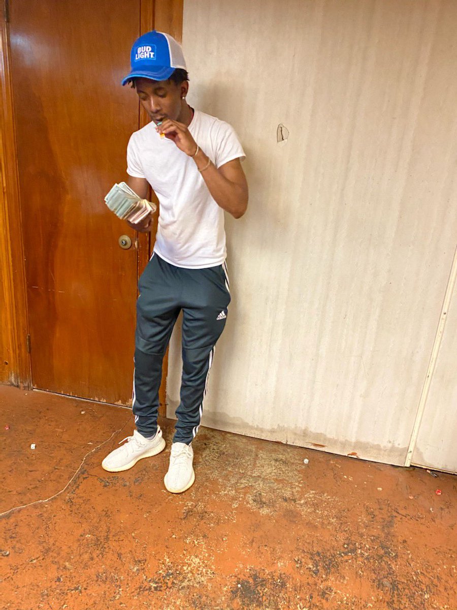 SpeakingOnChris's tweet photo. Man These Niggas Say They Run This Bitch Man These Niggas Lying 🤥 Everybody Know TMC Run The Westside #LLFREAKY💙 https://t.co/lspO1KUrLn