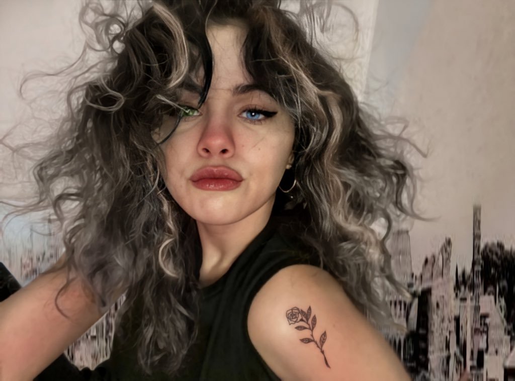 𝑺𝒘𝒆𝒆𝒕 𝒂𝒔 𝒄𝒂𝒏𝒅𝒚,
𝒕𝒂𝒔𝒕𝒆 𝒎𝒚 𝒃𝒐𝒅𝒚.