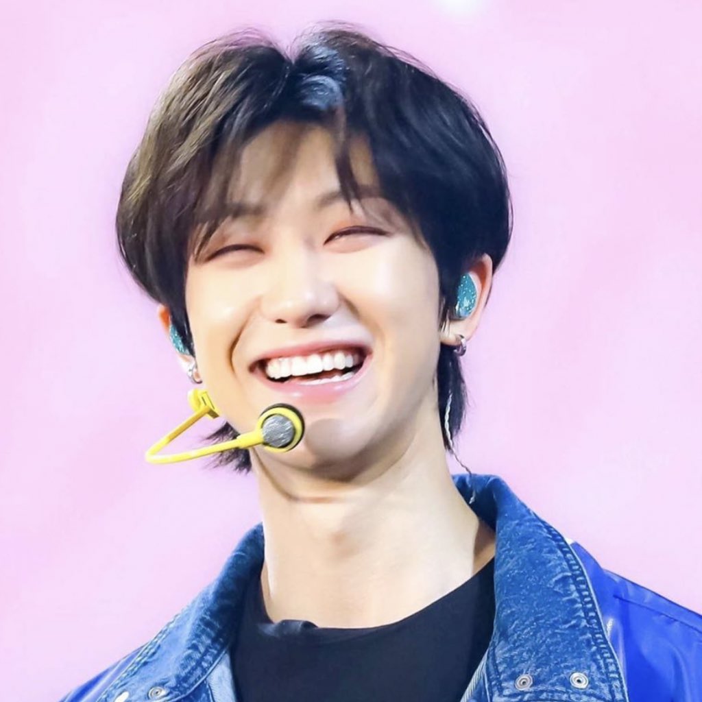 As promised I’ve gathered videos I have bookmarked of Mark and Minghao laughing to make this short and torturing thread  — enjoy  #ahgacarats !!! #GOT7    #SEVENTEEN    @GOT7Official  @pledis_17