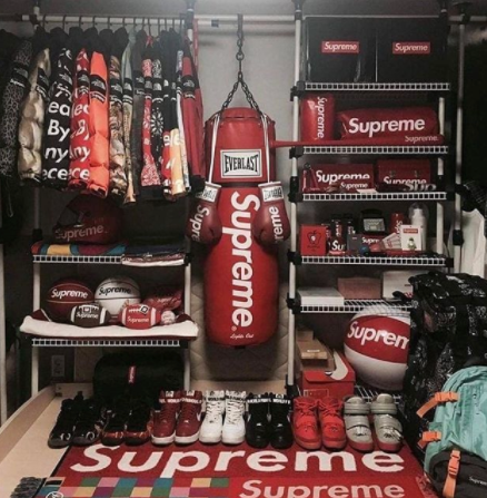 SOLEDIGEST's tweet photo. Supreme and fully equipped ..

Tags:  #soledigest #hypebeast #streetwear #streetstyle #collector #sneakerhead #snks #sneakers #kotd #kicks #bape https://t.co/8ACniNu7MR