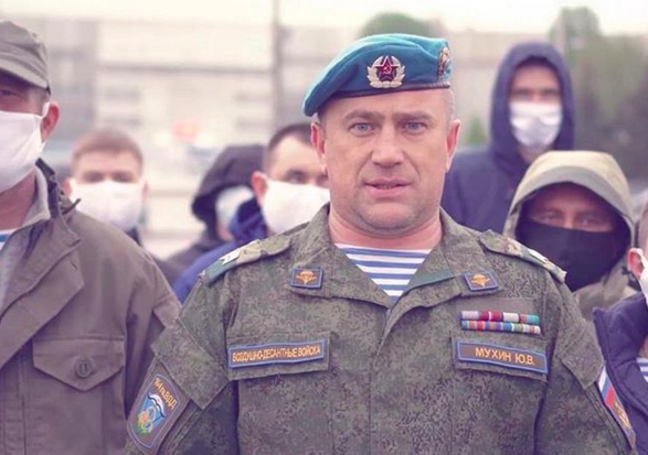 «Начали поступать угрозы». Депутат Мухин объяснил, почему удалил видео с десантниками в поддержку рабочих «Авиастара» ulpressa.ru/bzTZfTP