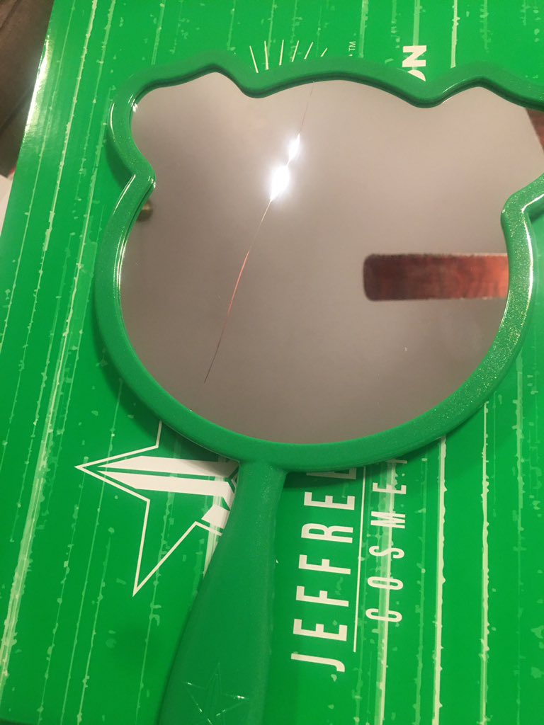 3435allday's tweet photo. Dear @JeffreeStar I received my 4/20 orders today and was heartbroken to see my pig mirror is cracked. Green is my favorite so I died over this collection. Please help! 😭😭💚💚 #JeffreeStarCosmetics @shanedawson #jeffreexshane https://t.co/3IN1LOOYrr