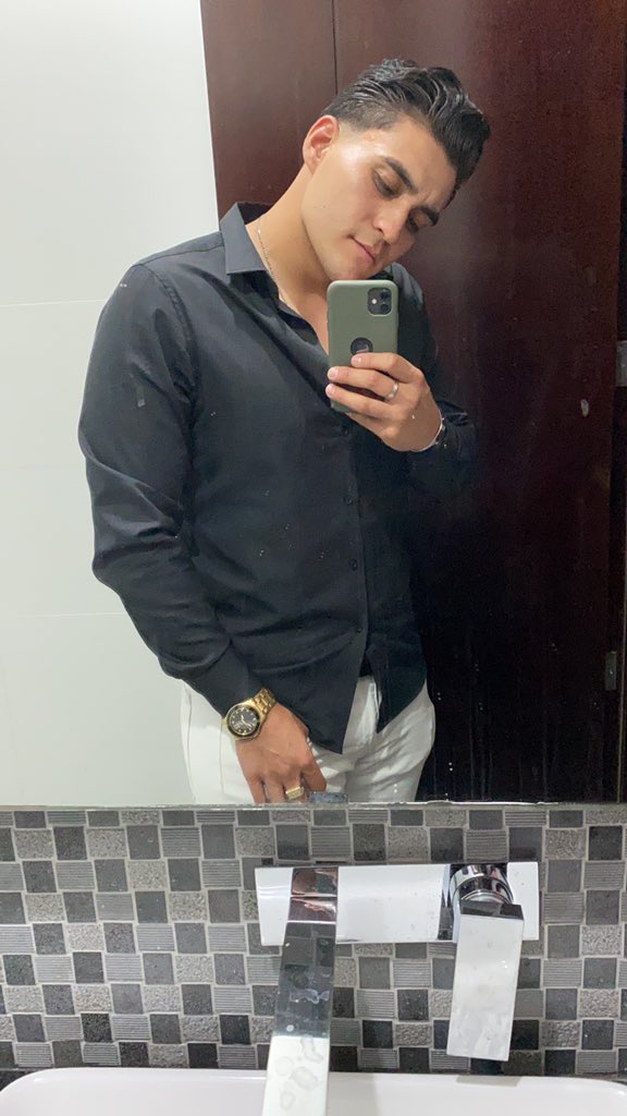 miguechavez7's tweet photo. Alguna vez se han sentido solos aún estando con personas a su alrededor? https://t.co/cmAJHbkYXL