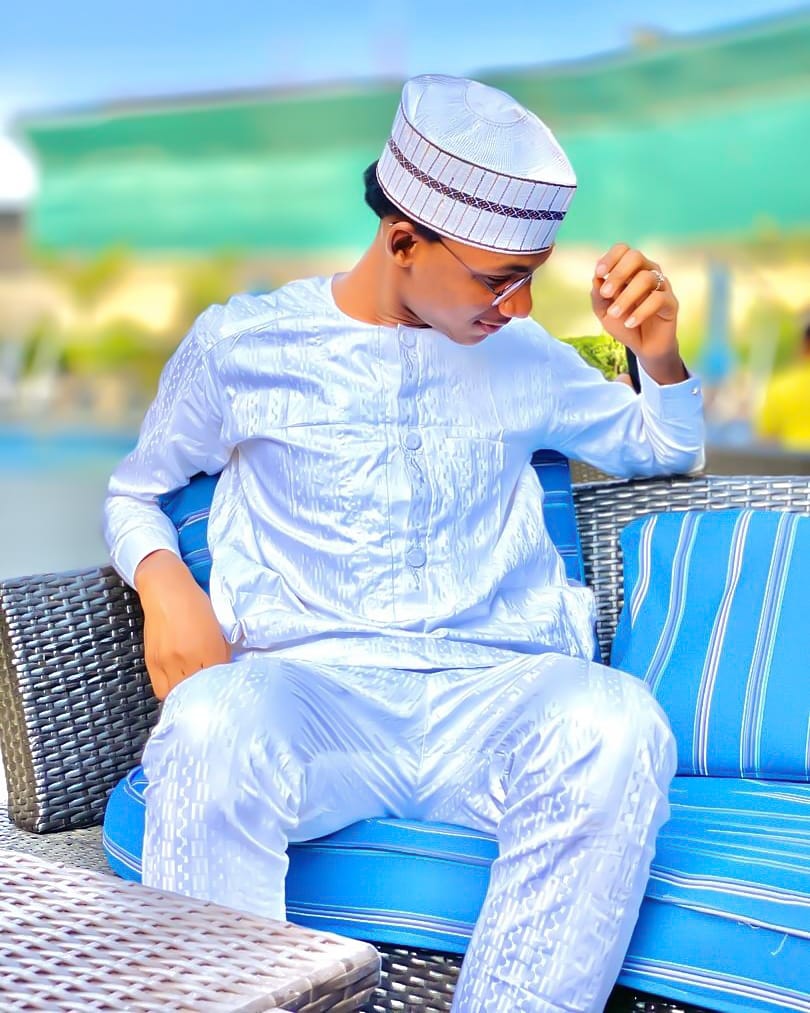 Infa akai hakuri a gwamnatin baba BUHARI talaka zaisha jar miya😁😀😄😃

Kawai ayi hakuri achigaba da wanke HANNU 💦🙅🏻‍♂🙅🏻‍♂🤣🤣💔