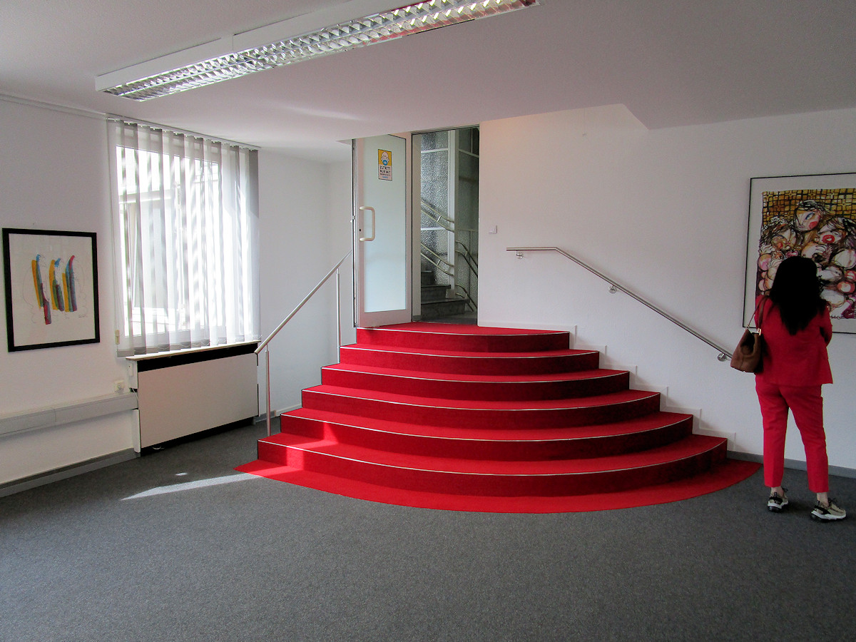 PutzImmobilien's tweet photo. Schöne #Büroräume in #Toplage am #Friedrichsplatz in der City von #Kassel zu vermieten! Ca. 262 m² #Büros + 46 m² Lagerraum. Durch zwei Treppenhäuser erreichbar, eines mit #Fahrstuhl. Heizung in NK enthalten. https://t.co/Ja6MI9siEk
#Immobilien #Hessen #Vermietung #Nordhessen https://t.co/esSD4p0DVn