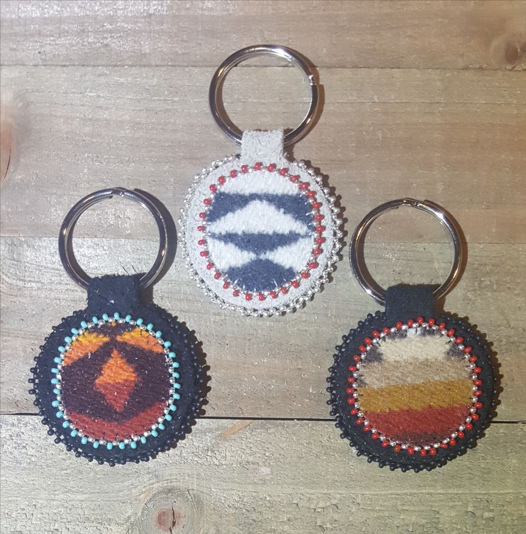 beauxbeautyblog's tweet photo. Recycled #PendletonBlanket wool beaded key chains, FREE US shipping in my Etsy shop https://t.co/ctHw36OZMb #pendleton #beadwork #NativeMade #BuyNative #beadedearrings #AlaskaNative #Unangax #Aleut #Statimc #Tsalalh #FirstNations #NativeTwitter https://t.co/Q0tSaHmVOP