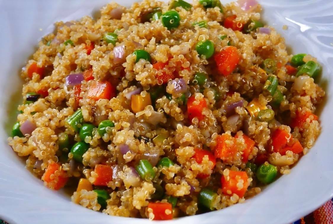 Amore Atsugi キヌアサラダ キヌア は 雑穀の一種で低カロリー 高タンパクなど 栄養価の高さが注目されており アモーレのサラダやビーガン料理が人気沸騰中 女性に人気のキヌアビーガン炒飯もあります アモーレ ビーガン エスニック料理