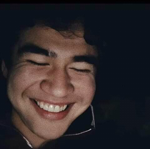 this_hood's tweet photo. Tengo muchas😣 #calumday #5SOSWeekLatam https://t.co/nF9VDzuVWm