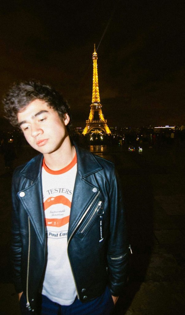 this_hood's tweet photo. Tengo muchas😣 #calumday #5SOSWeekLatam https://t.co/nF9VDzuVWm