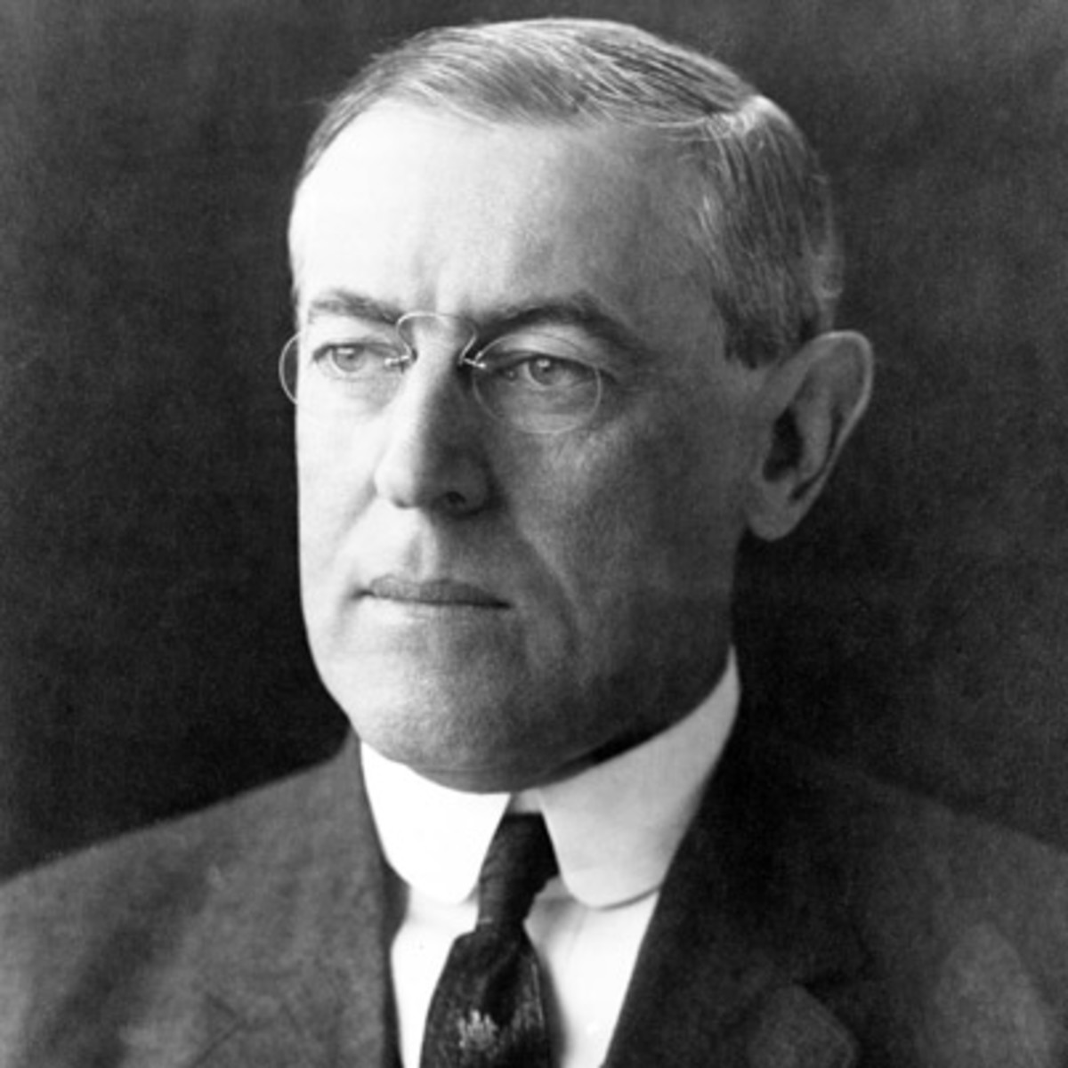 8) U.S. President Woodrow Wilson (1856-1924):“I am in hearty sympathy with every just effort being made by the people of the U.S. to alleviate the terrible sufferings of the Greeks of Asia Minor. None have suffered more or more unjustly than they." #PontosSoykırımıAnmaGünü