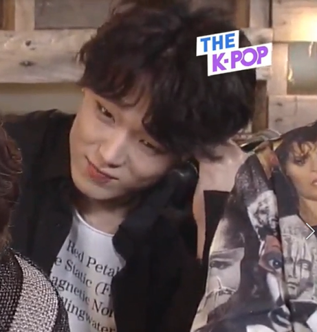TineYooKoo's tweet photo. Bobby's soft and shy smile in the back while Jinan doing the eye contact challenge. uwu my baby 😍
#TripToKPopwithiKON #iKON #아이콘 @YG_iKONIC https://t.co/A7oNwyVJCI