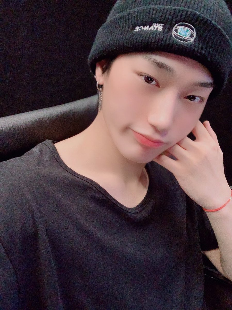 ATEEZofficial's tweet image. [#산] 오늘도 연습 중😁
우리 에이티니는 뭐하고 있으려나?❤
#ATEEZ #에이티즈