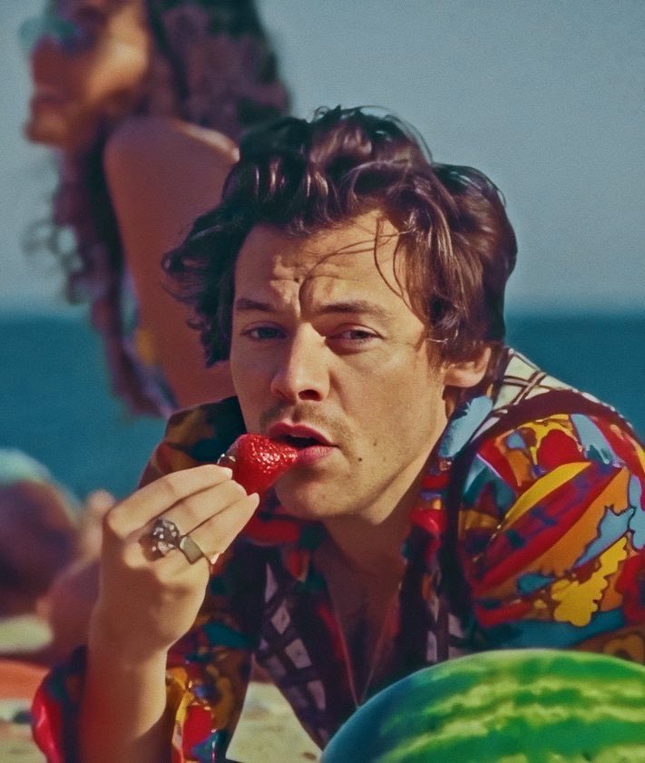 BritishGQ's tweet photo. Romeo walked so Harry Styles could run. https://t.co/RUaznVFSNV