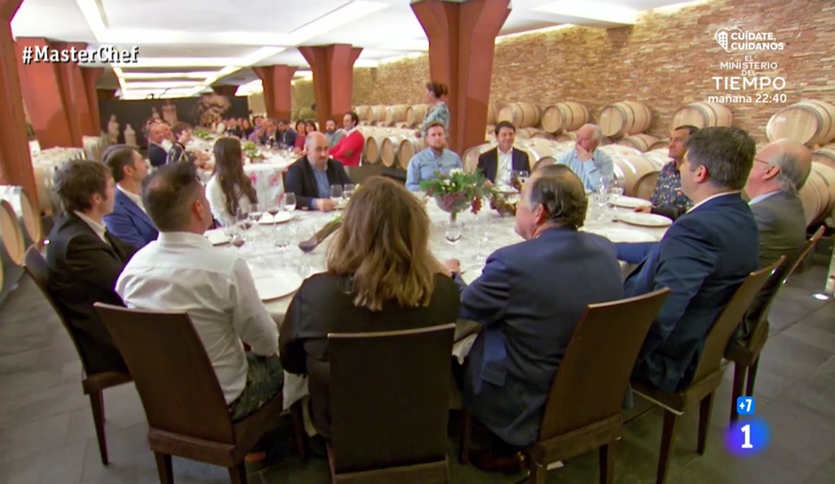 RiojaWine_ES's tweet photo. .@MasterChef_es viaja hasta nuestra región con la @lariojaturismo y muestra la grandeza de la gastronomía riojana, el paisaje, la historia, el vino, los valores de nuestra gente y la magia de una tierra sin igual. Nos emocionamos juntos viéndolo 🍷 Gracias https://t.co/n15YOjcXJH
