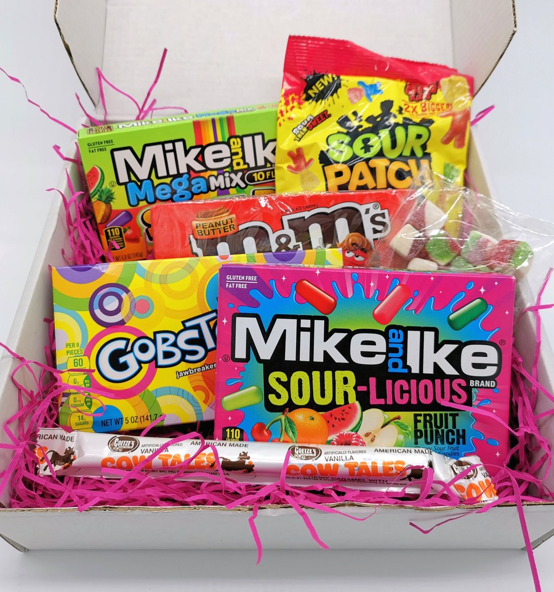 amazing_candyco's tweet image. A lot of you have been asking us about gift hampers. Our items are sent out in boxes, so if it's a gift drop us a message and we'll send it wrapped. #Americansweets #onlinegifts